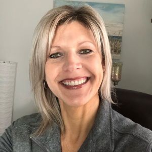 Meet your Posher, Lori